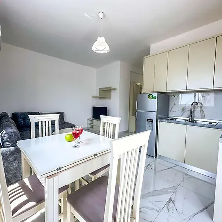 Starfish Appartement Golem (Tirana)
