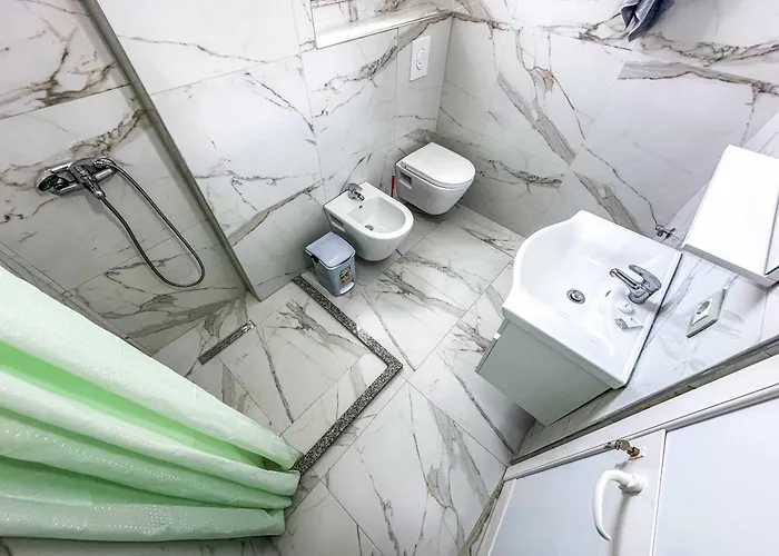 Starfish * Golem (Tirana)