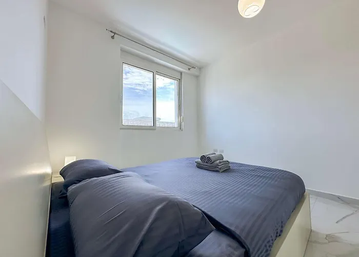 Starfish Apartment Golem (Tirana)