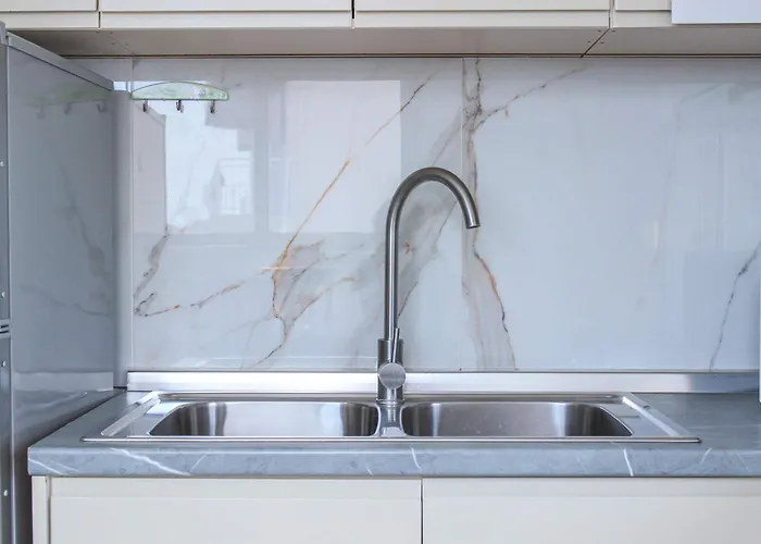 Starfish Golem (Tirana)