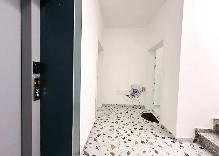 Apartment Starfish Golem (Tirana)